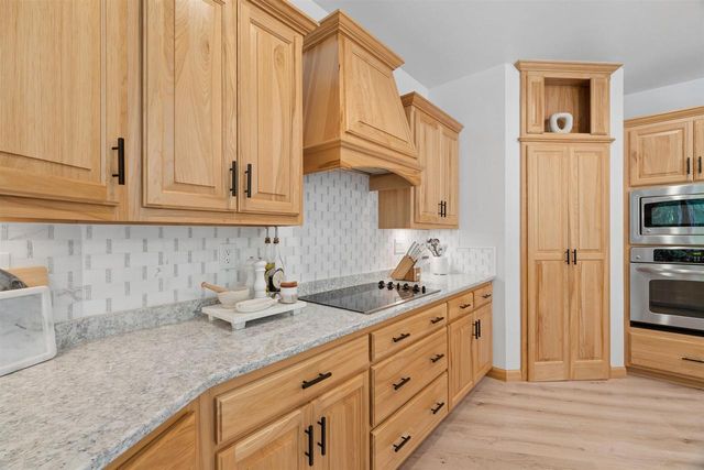 2870 SLEEPY HOLLOW DRIVE, Green Bay, WI 54311