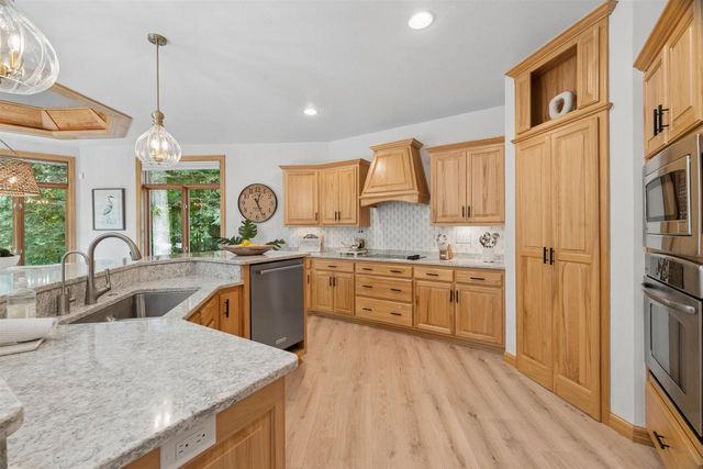2870 SLEEPY HOLLOW DRIVE, Green Bay, WI 54311