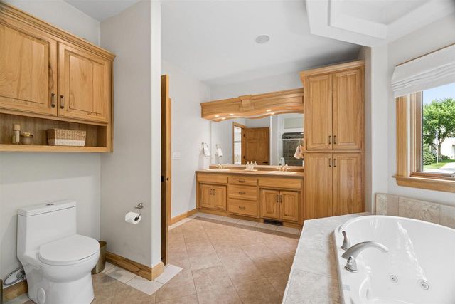 2870 SLEEPY HOLLOW DRIVE, Green Bay, WI 54311