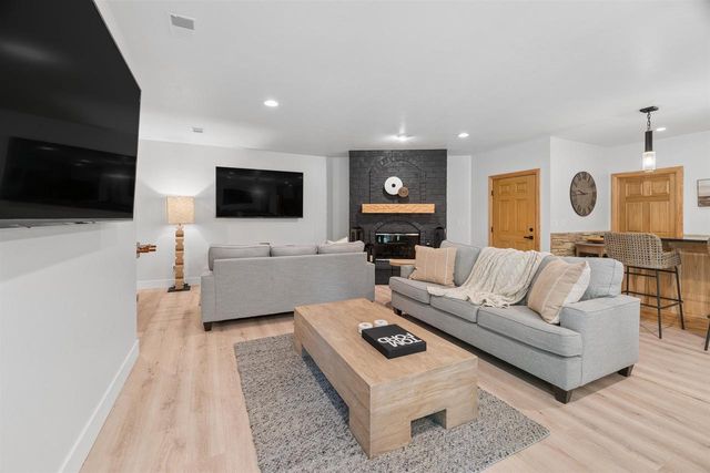 2870 SLEEPY HOLLOW DRIVE, Green Bay, WI 54311
