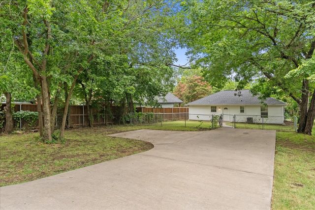 404 W Day Street, Denison, TX 75020