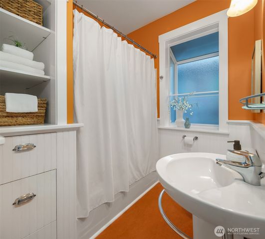808 NW 64th Street, Seattle, WA 98107