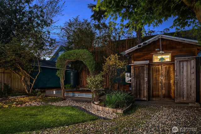 808 NW 64th Street, Seattle, WA 98107