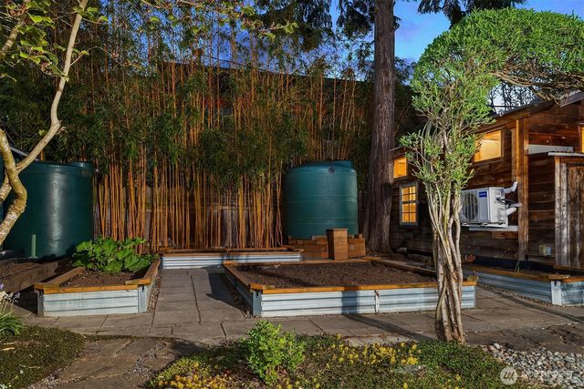 808 NW 64th Street, Seattle, WA 98107
