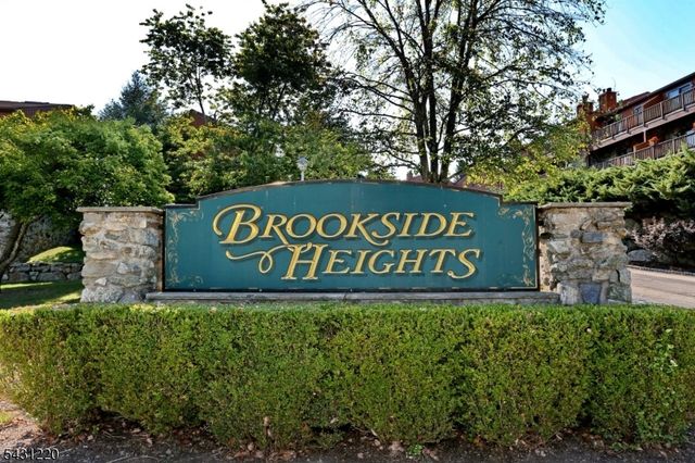 3 Brookside Hts, Wanaque Boro, NJ 07465