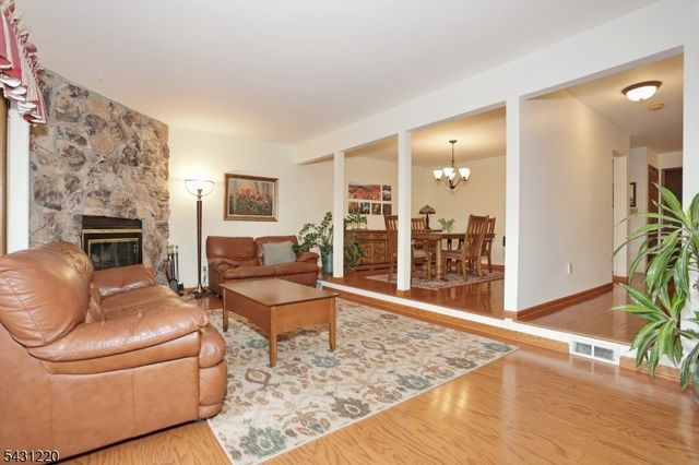 3 Brookside Hts, Wanaque Boro, NJ 07465