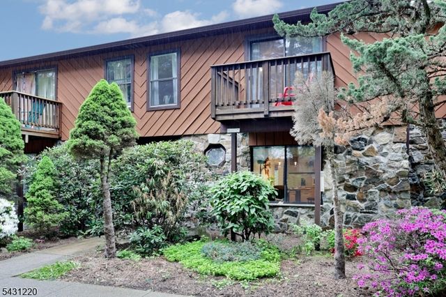 3 Brookside Hts, Wanaque Boro, NJ 07465