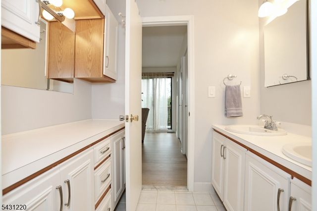3 Brookside Hts, Wanaque Boro, NJ 07465
