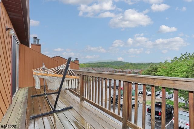 3 Brookside Hts, Wanaque Boro, NJ 07465