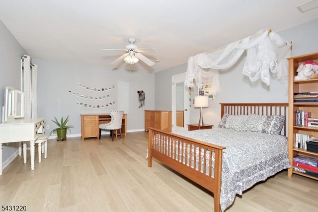 3 Brookside Hts, Wanaque Boro, NJ 07465