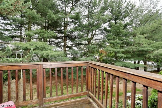 3 Brookside Hts, Wanaque Boro, NJ 07465
