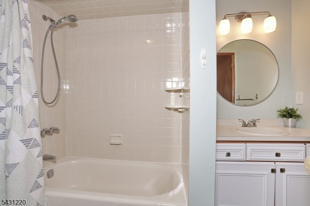 3 Brookside Hts, Wanaque Boro, NJ 07465