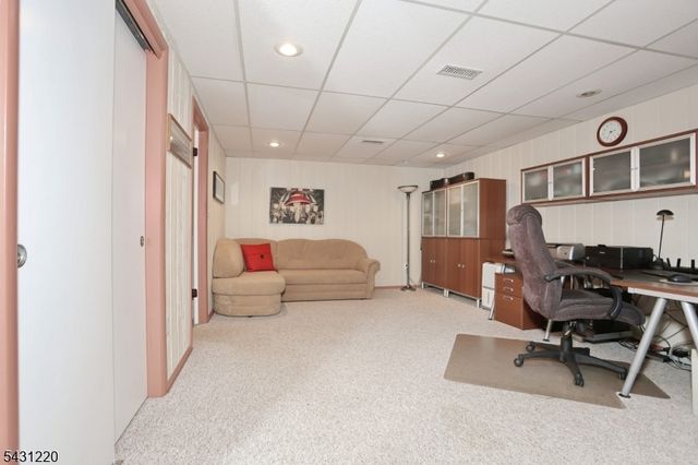 3 Brookside Hts, Wanaque Boro, NJ 07465