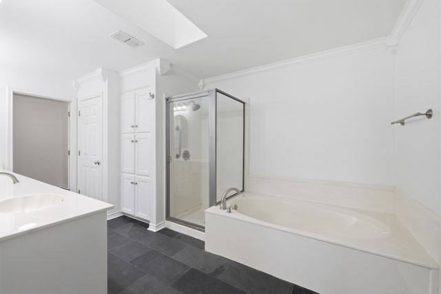 3075 E Lake Drive, Gladewater, TX 75647