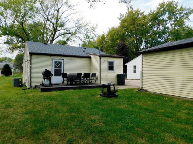 604 E 26th Street S, Newton, IA 50208