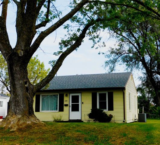 604 E 26th Street S, Newton, IA 50208