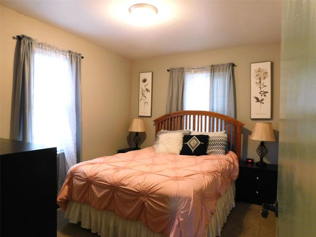 604 E 26th Street S, Newton, IA 50208