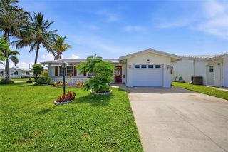 1702 SW 22nd St, Boynton Beach, FL 33426