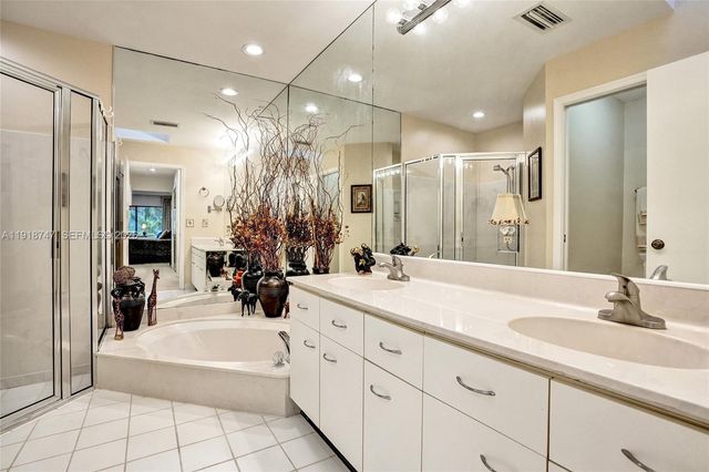 1140 Sand Drift Way B, West Palm Beach, FL 33411