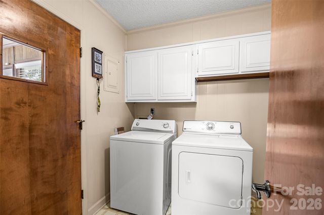 2430 Old Cedarwood Drive NW, Concord, NC 28027