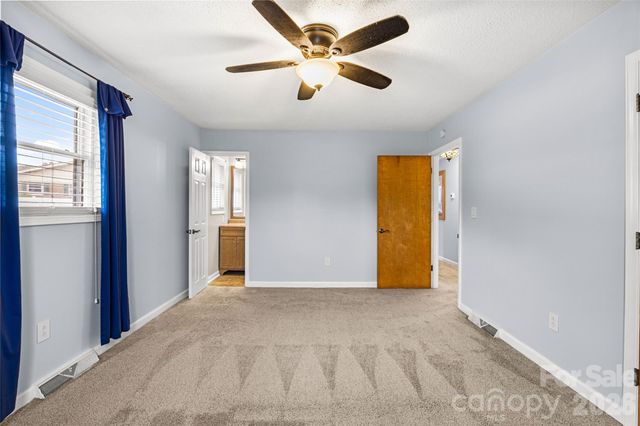 2430 Old Cedarwood Drive NW, Concord, NC 28027