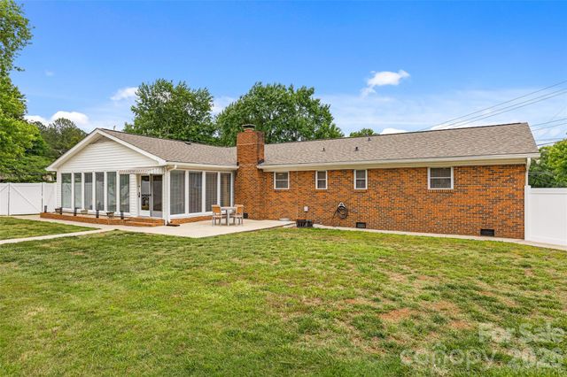 2430 Old Cedarwood Drive NW, Concord, NC 28027