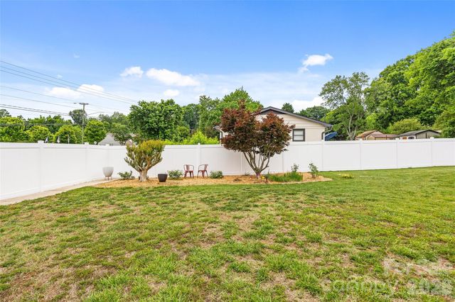 2430 Old Cedarwood Drive NW, Concord, NC 28027