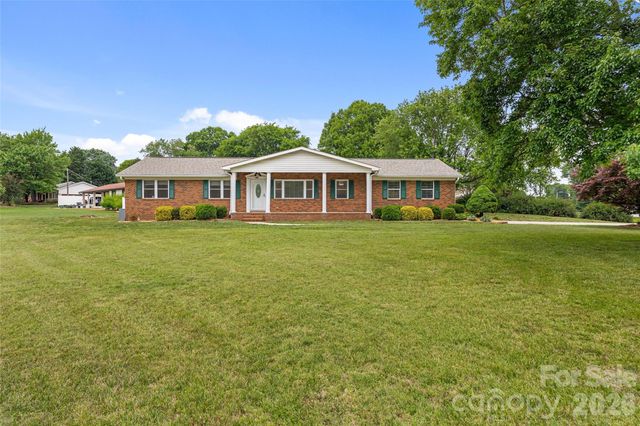 2430 Old Cedarwood Drive NW, Concord, NC 28027