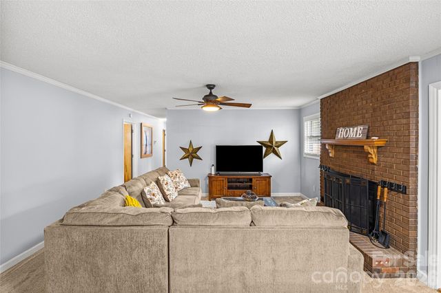 2430 Old Cedarwood Drive NW, Concord, NC 28027
