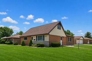 6853 Saratoga Drive, Bridgeview, IL 60455