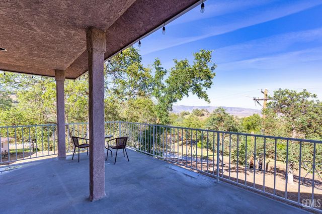 29400 Stallion Springs Drive, Tehachapi, CA 93561