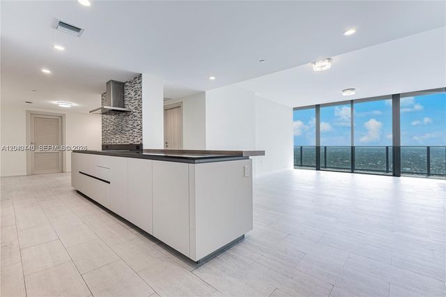1000 Brickell Plaza 4906, Miami, FL 33131