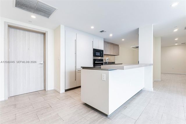 1000 Brickell Plaza 4906, Miami, FL 33131
