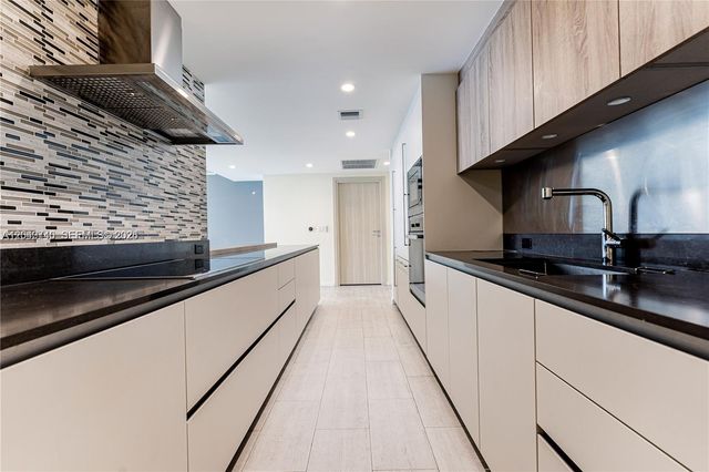1000 Brickell Plaza 4906, Miami, FL 33131