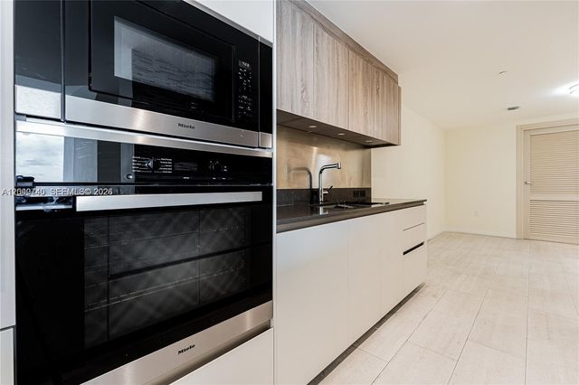 1000 Brickell Plaza 4906, Miami, FL 33131