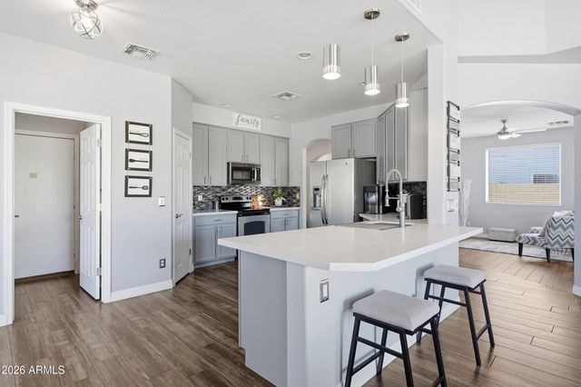 8371 W SPUR Drive, Peoria, AZ 85383