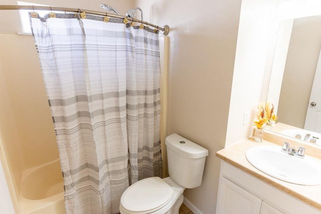 609 College Avenue, Coalinga, CA 93210