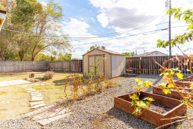 609 College Avenue, Coalinga, CA 93210