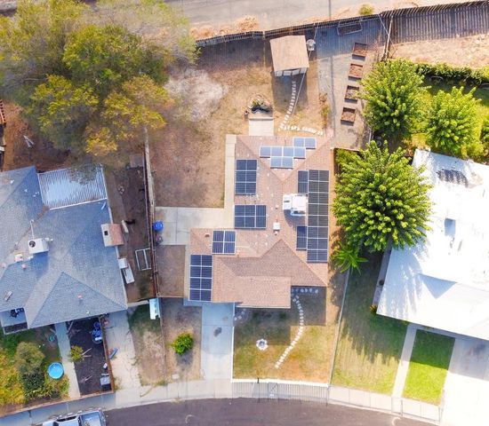 609 College Avenue, Coalinga, CA 93210