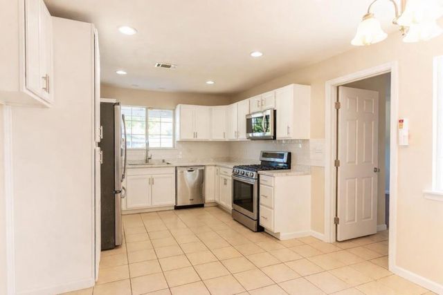 609 College Avenue, Coalinga, CA 93210