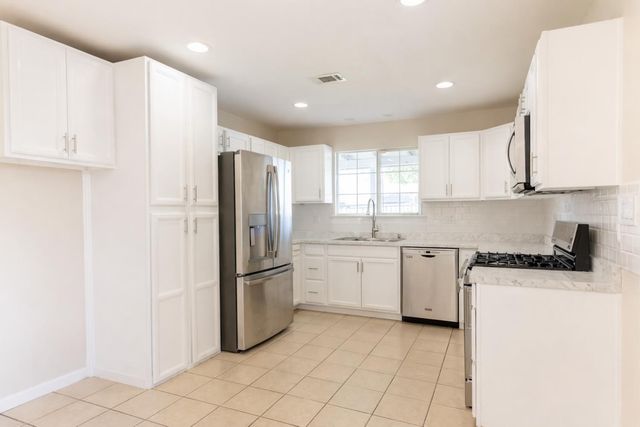 609 College Avenue, Coalinga, CA 93210