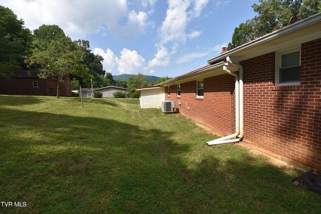 127 Sewanee Road, Johnson City, TN 37601