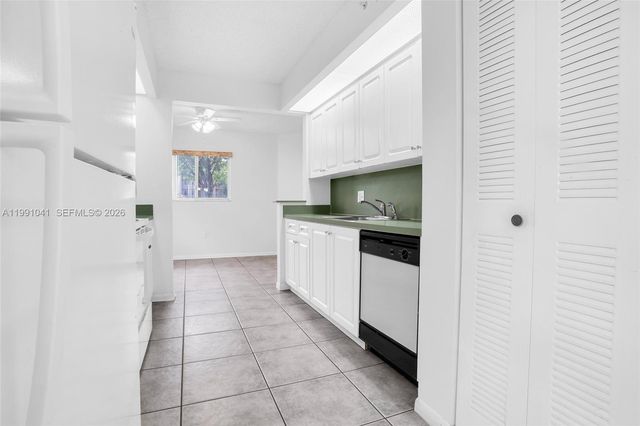 900 SW 142nd Ave 115L, Pembroke Pines, FL 33027