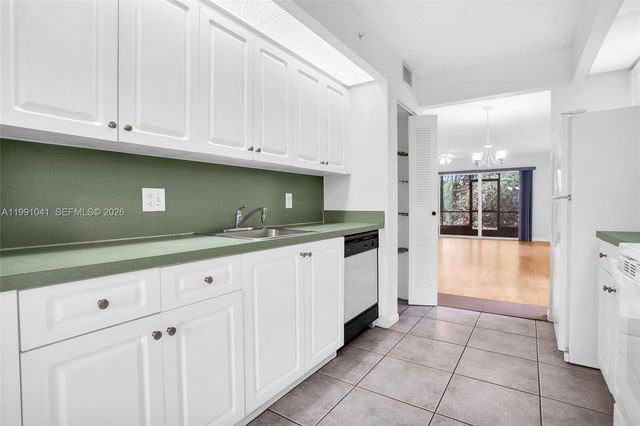 900 SW 142nd Ave 115L, Pembroke Pines, FL 33027