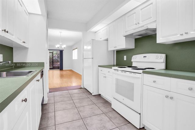 900 SW 142nd Ave 115L, Pembroke Pines, FL 33027