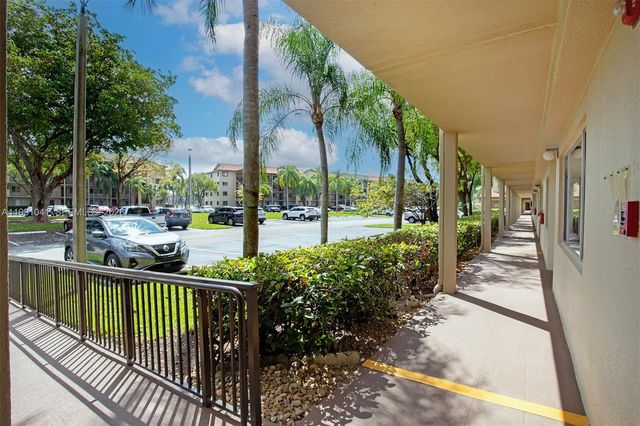 900 SW 142nd Ave 115L, Pembroke Pines, FL 33027