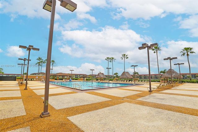 900 SW 142nd Ave 115L, Pembroke Pines, FL 33027