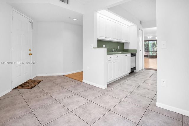 900 SW 142nd Ave 115L, Pembroke Pines, FL 33027