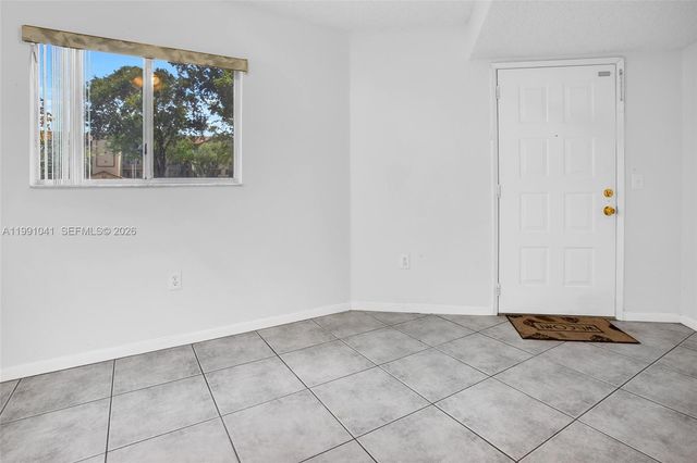 900 SW 142nd Ave 115L, Pembroke Pines, FL 33027