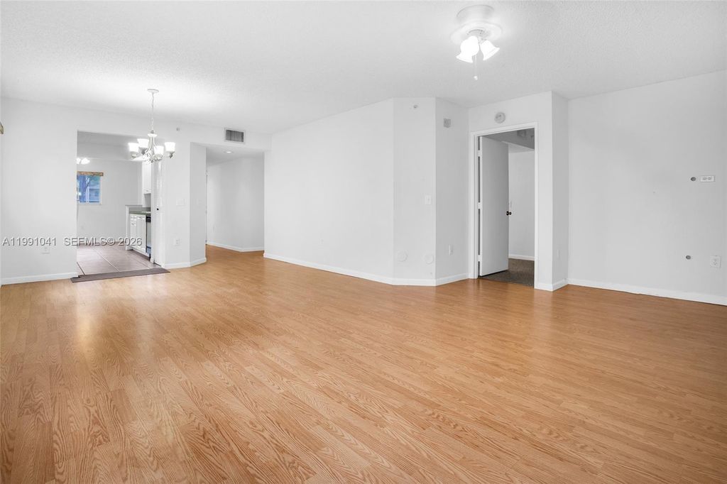 900 SW 142nd Ave 115L, Pembroke Pines, FL 33027